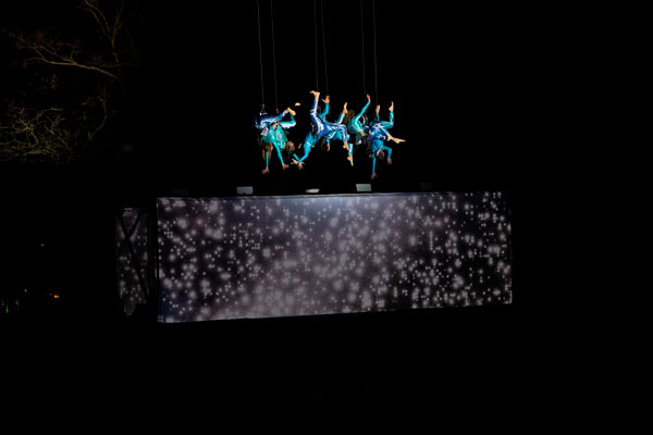 Show de gran formato con danza aérea y vertical