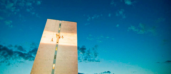 Espectáculo de danza vertical "Un nuevo viaje" Sacude